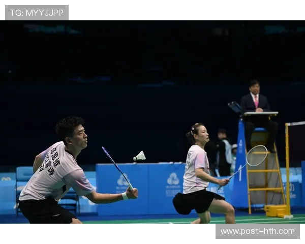 世界羽毛球锦标赛混双决赛：郑思维-黄雅琼救赛点逆转对手相拥落泪